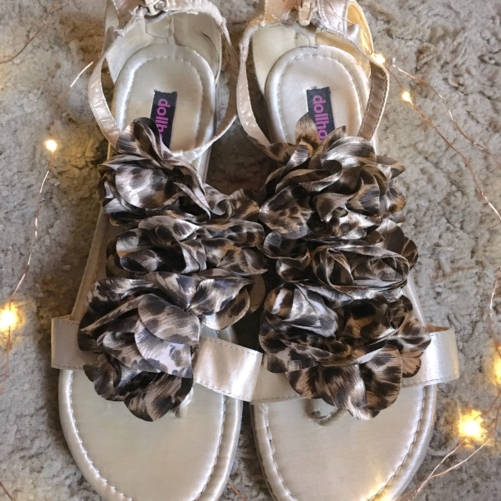 Dollhouse Leopard Print Sandals Size 8.5